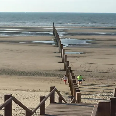 Charming By The Dunes, Cleaning Included *